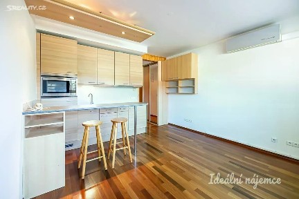 Praha, Praha 9, Vysočany, Podnádražní