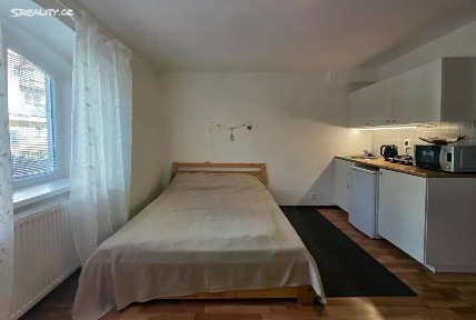 Pronájem bytu 1+kk 25 m² Zbynická, Praha - Radotín