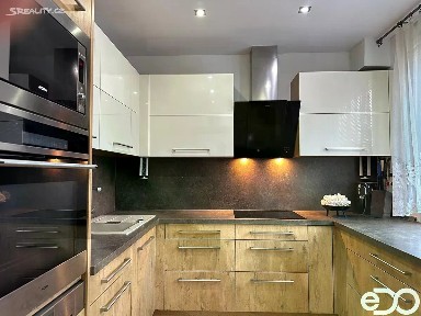 Pronájem bytu 3+1 69 m² Vysocká, Hradec Králové - Moravské Předměstí