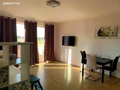 Pronájem bytu 1+kk 38 m² Ječná, Hostivice