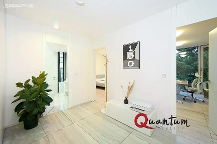 Pronájem kanceláře 50 m² Na usedlosti, Praha - Braník