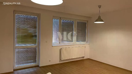 Pronájem bytu 1+kk 54 m² U lipové aleje, Praha - Dubeč