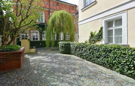 Pronájem bytu 2+kk 108 m² Vlašská, Praha - Malá Strana