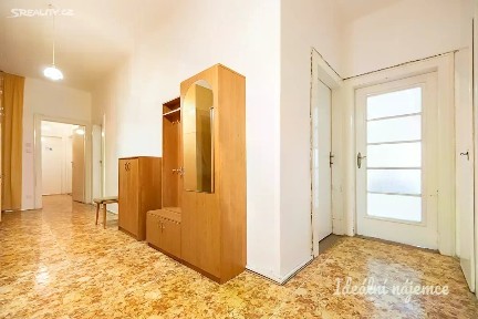 Pronájem bytu 3+1 107 m² U smaltovny, Praha - Holešovice
