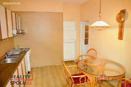 Karlovy Vary, nábřeží Jana Palacha, 32