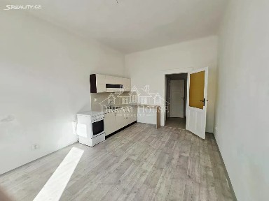 Pronájem bytu 2+kk 50 m² Jaromírova, Praha - Nusle