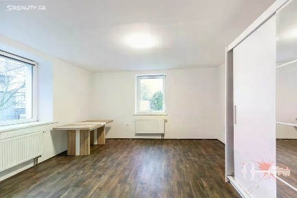 Pronájem bytu 2+1 61 m² Na Hrázi, Tehovec