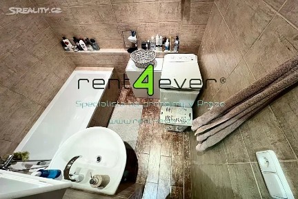Pronájem bytu 1+kk 26 m² V Rybníčkách, Praha - Strašnice