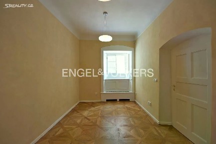 Pronájem bytu 2+1 54 m² Šporkova, Praha - Malá Strana