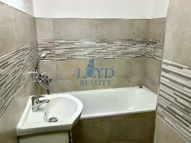 Pronájem bytu 2+1 59 m² Hybešova, Karlovy Vary - Rybáře