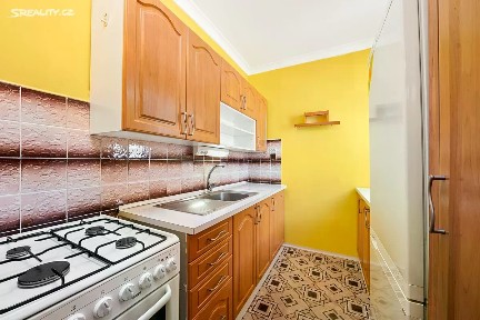 Prodej bytu 3+1 55 m² Hlavní, Praha - Záběhlice
