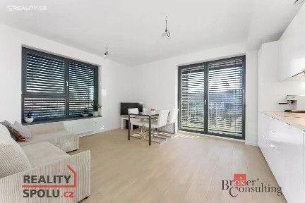 Prodej bytu 3+kk 91 m² Mezi Vodami, Praha - Modřany