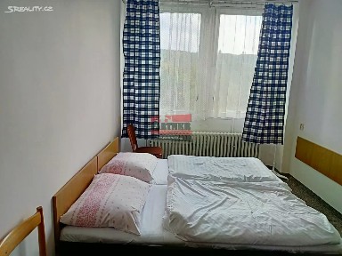 Pronájem bytu 1+kk 20 m² Míru, Lštění - Zlenice