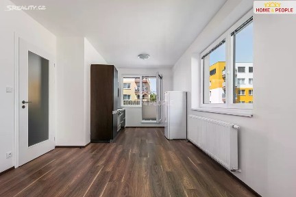 Pronájem bytu 1+kk 33 m² Armádní, Milovice - Mladá