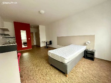 Pronájem bytu 1+kk 27 m² Křížová, Praha - Smíchov