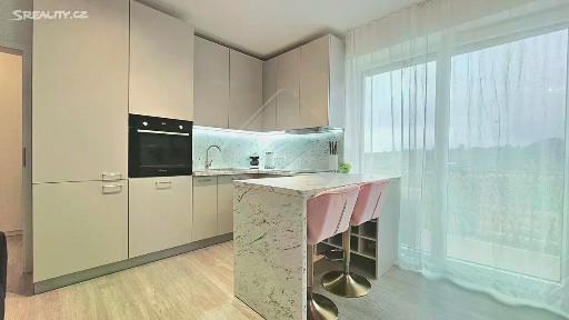 Pronájem bytu 1+kk 36 m² Za černým mostem, Praha - Hloubětín