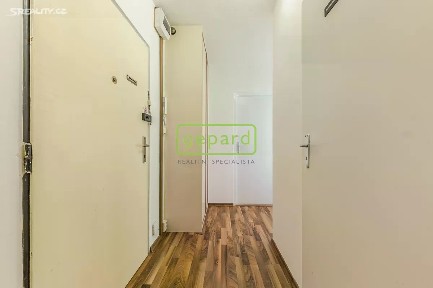 Pronájem bytu 2+kk 39 m² Podle Kačerova, Praha - Michle
