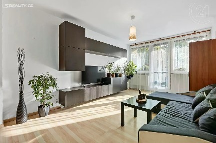 Čelákovice, Praha-východ, náměstí 5. května, 12