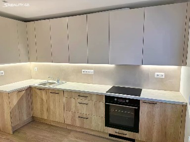 Pronájem bytu 2+1 60 m² Obchodní, Otrokovice