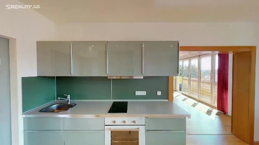 Pronájem bytu 2+kk 80 m² Nám. Třebízského, Klecany