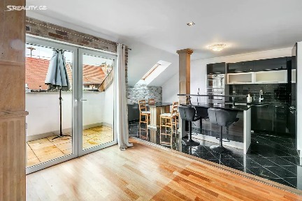 Prodej bytu 6 pokojů a více 175 m² Hartigova, Praha - Žižkov