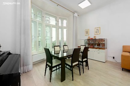 Praha, Praha 5, Smíchov, Janáčkovo nábřeží, 9