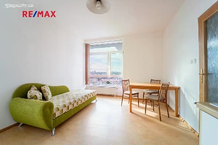 Pronájem bytu 2+kk 38 m² Vinohradská, Praha - Strašnice