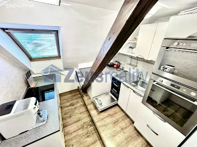 Praha, Praha 10, Strašnice, Pod Strání, 4