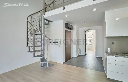 Pronájem bytu 3+kk 74 m² Pplk. Sochora, Praha - Holešovice