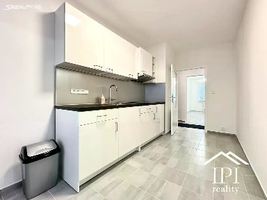 Pronájem bytu 4+1 89 m² Mazurská, Praha - Troja