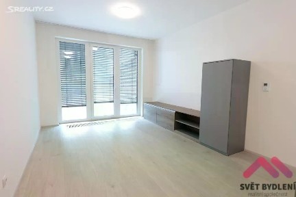 Pronájem bytu 2+kk 55 m² V Háji, Praha - Holešovice
