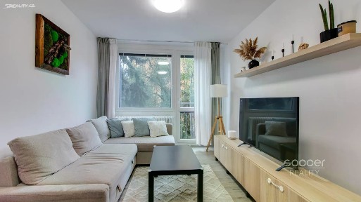 Pronájem bytu 2+kk 43 m² Hrubého, Praha - Kobylisy