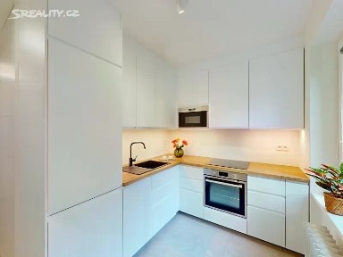 Pronájem bytu 3+1 69 m² Vilímovská, Praha - Dejvice