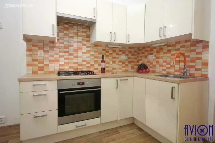 Pronájem bytu 2+1 73 m² Eliášova, Praha - Dejvice