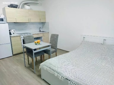 Pronájem bytu 1+kk 30 m² Gollové, Praha - Hlubočepy
