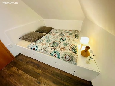 Pronájem bytu 1+kk 30 m² Kosmákova, Jihlava