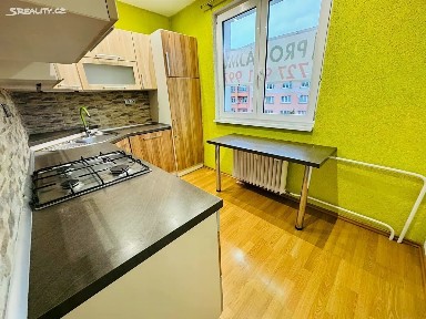 Pronájem bytu 2+1 55 m² 1. máje, Chodov