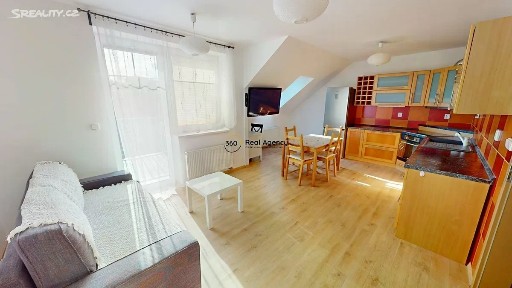 Strančice, Praha-východ, Náměstí Emila Kolbena