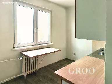 Pronájem bytu 2+1 58 m² Káranská, Praha - Malešice