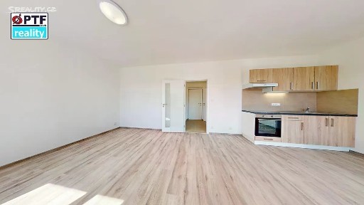 Pronájem bytu 1+kk 43 m² Železniční, Plzeň - Východní Předměstí