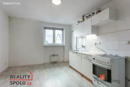Prodej bytu 2+1 62 m² Závodu míru, Karlovy Vary - Stará Role
