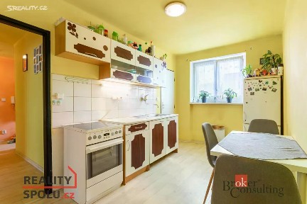 Prodej bytu 2+1 70 m² Závodu míru, Karlovy Vary - Stará Role