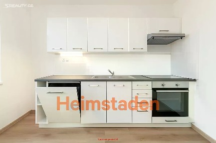 Pronájem bytu 3+1 68 m² Petruškova, Ostrava - Zábřeh