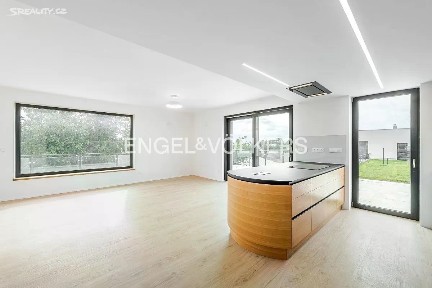 Pronájem rodinného domu 290 m², pozemek 500 m² Na Křenkově, Praha - Slivenec