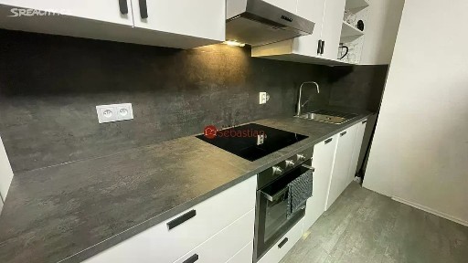 Praha, Praha 1, Nové Město, Zlatnická, 8