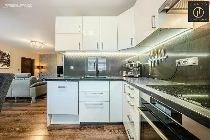 Prodej bytu 3+kk 67 m² Oranžová, Chrášťany