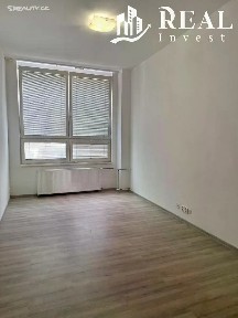 Meziboří, Most, nám. 8. května