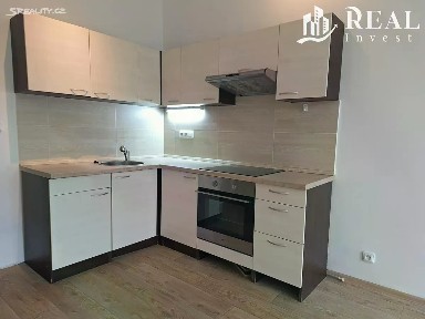 Meziboří, Most, nám. 8. května