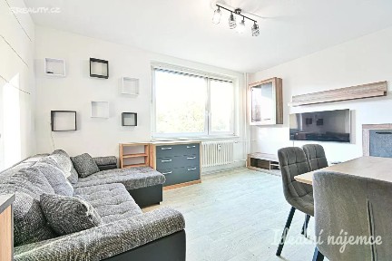 Pronájem bytu 2+kk 40 m² Bořetická, Brno - Židenice