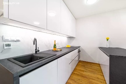 Prodej bytu 3+kk 89 m² náměstí Přátelství, Praha - Hostivař